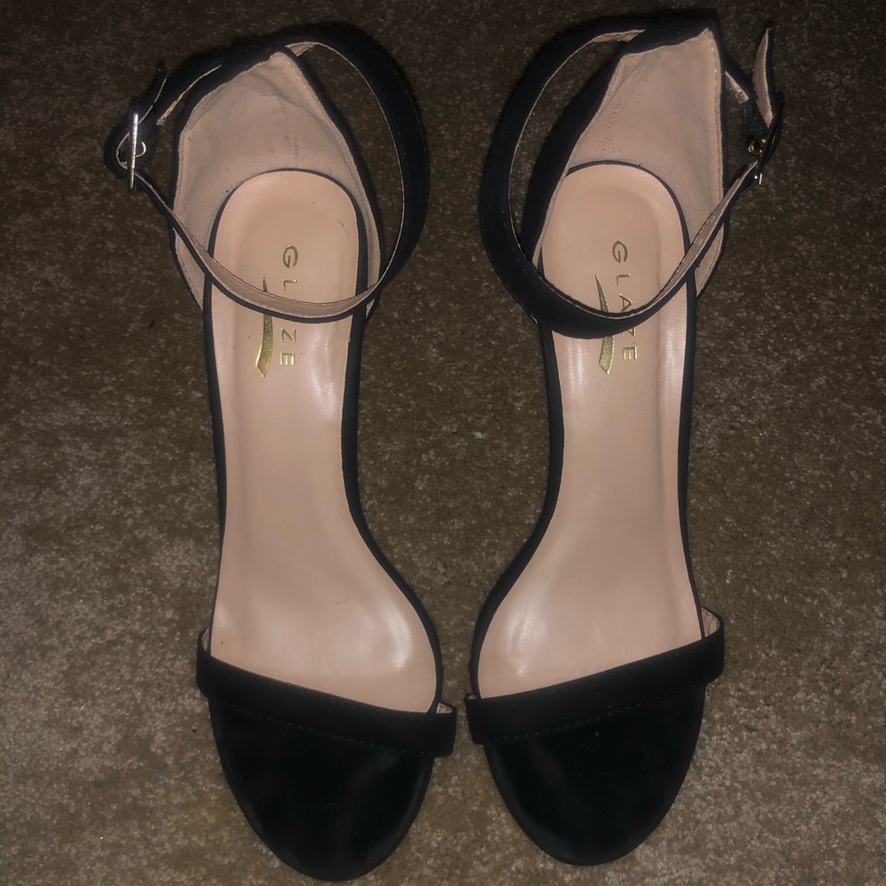 Simple Strappy Heels - Picture 2 of 4